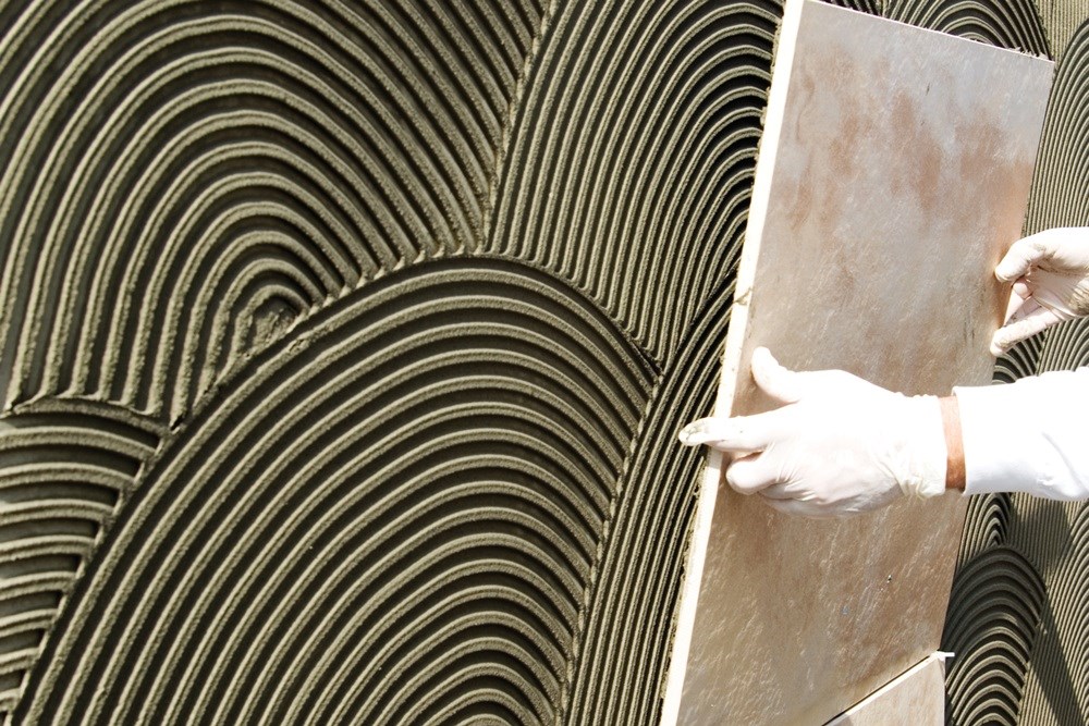 Kalekim, Yenilenen 1054 Technoflex ile Büyük Ebatlı Seramik Uygulamalarında Çıtayı Yükseltiyor