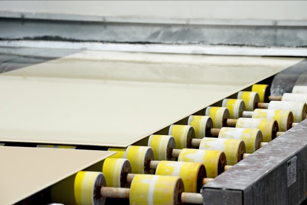 3 mm’lik Ultra İnce NG Slim Porselen Levhalar, Cephelerden Mobilyalara Yeni Bir Dönem Başlattı