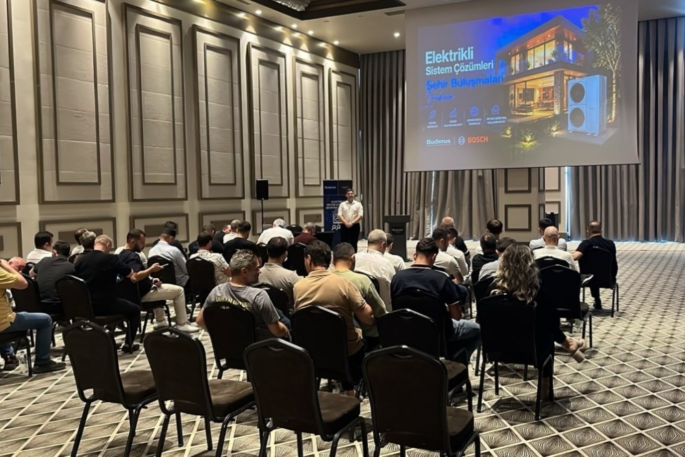 Bosch Home Comfort Group İş Ortaklarını Elektrikli Sistem Çözümleri Eğitimlerinde Bir Araya Getiriyor