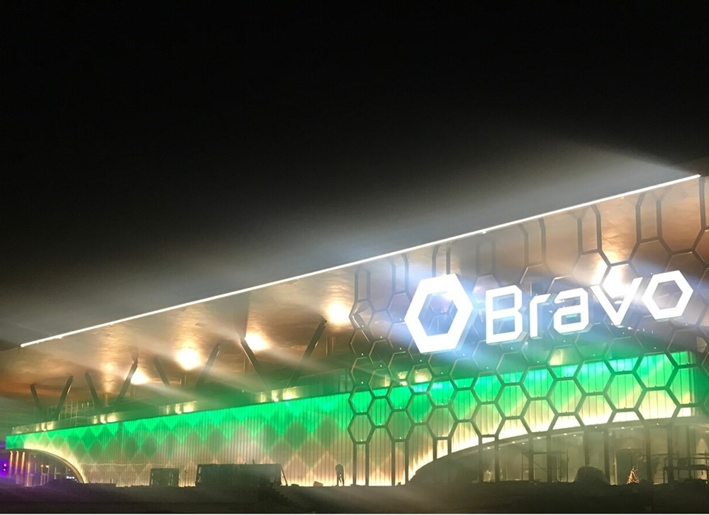 LED Illuminated Polycarbonate Facade Systems