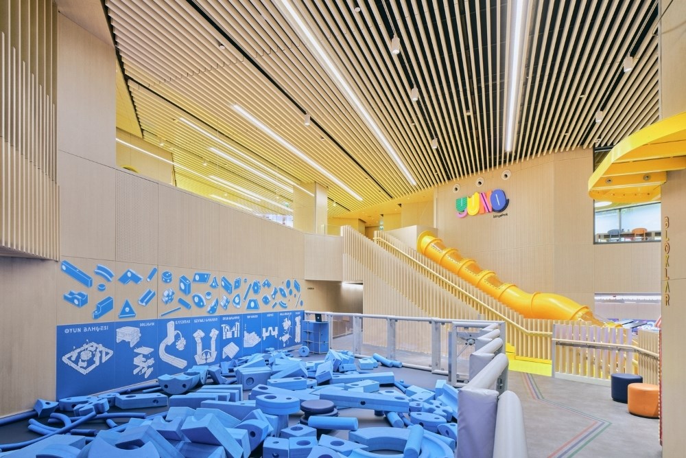 İstinye Saloon Yuno Eğlence Merkezi 