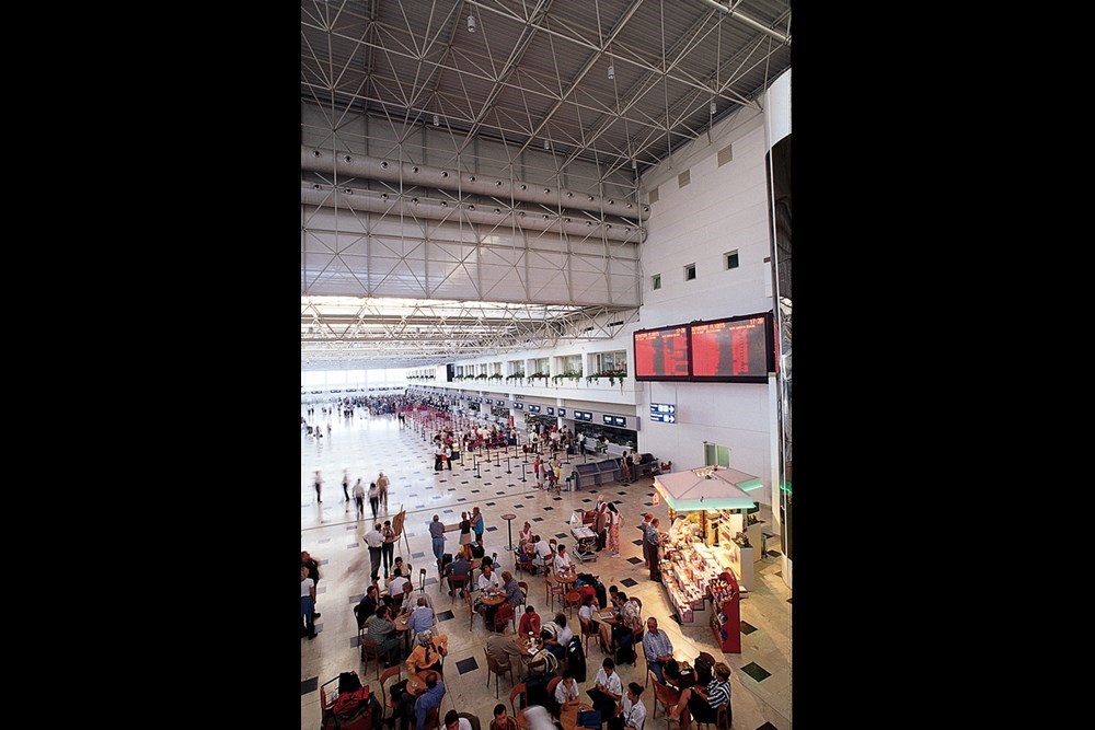 Antalya Havalimanı Dış Hatlar Terminal Binası